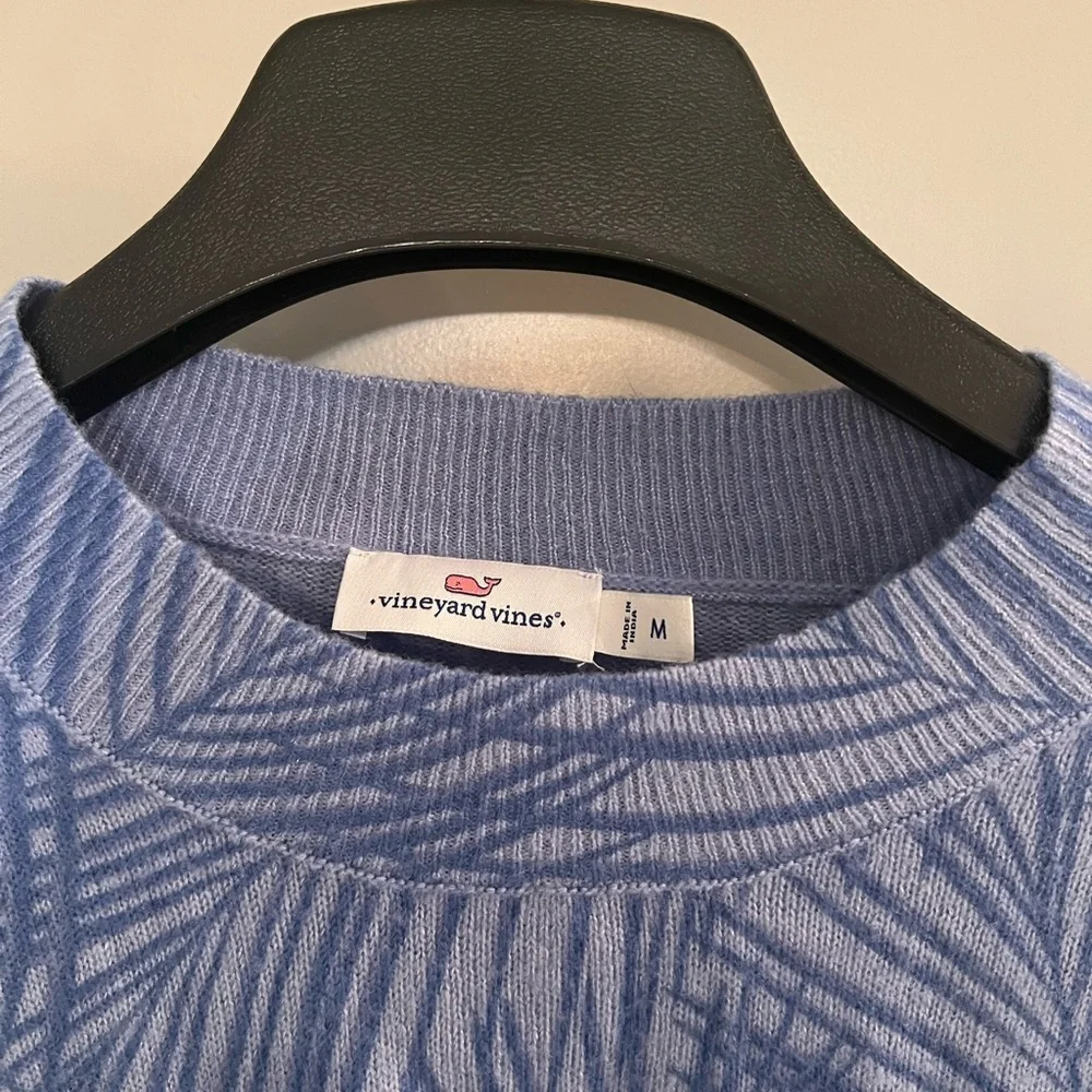 EUC Size M  Vineyard Vines Women’s Crew Neck Blue Sweater